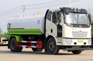 國(guó)六12方解放J6L灑水車(chē) 國(guó)六12方解放J6L灑水車(chē)