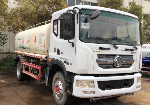 二手15方六缸機(jī)灑水車_二手15方東風(fēng)多利卡D9灑水車