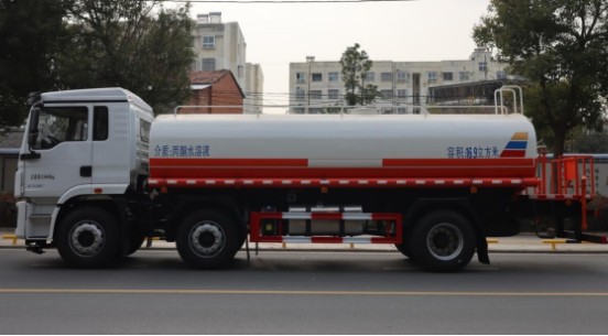 陜汽小三軸20方灑水車_中汽力威牌HLW5251GPSSX6型綠化噴灑車
